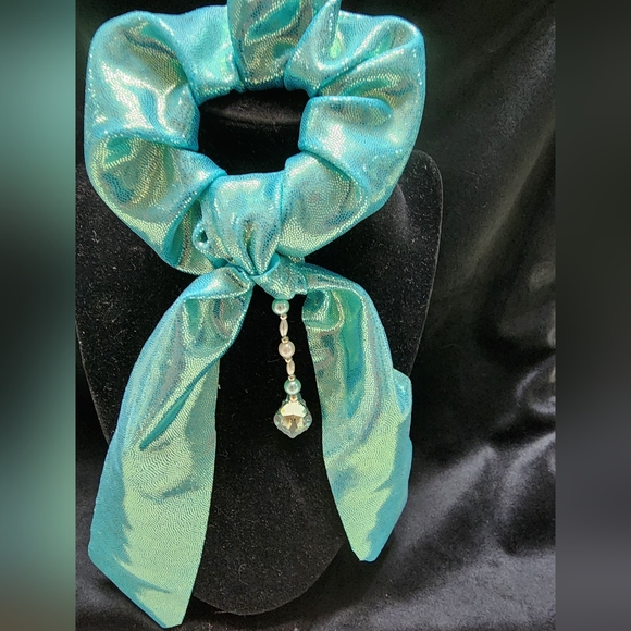 Pretty Hair Tie with Removable Beaded Tassel - Picture 5 of 5